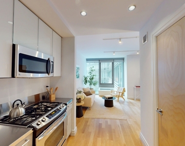 West 54th Street - Photo Thumbnail 2