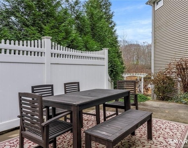 33 Marshfield Road - Photo Thumbnail 31