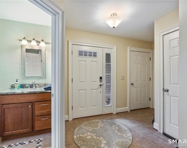 33 Marshfield Road - Photo Thumbnail 12
