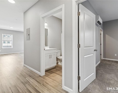10 Steele Boulevard - Photo Thumbnail 1