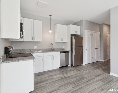 10 Steele Boulevard - Photo Thumbnail 10