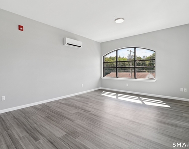 10 Steele Boulevard - Photo Thumbnail 6