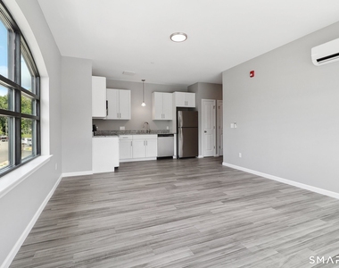10 Steele Boulevard - Photo Thumbnail 7