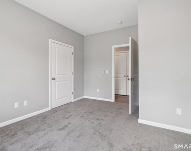 10 Steele Boulevard - Photo Thumbnail 15