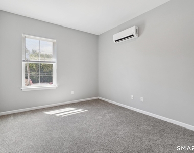 10 Steele Boulevard - Photo Thumbnail 11
