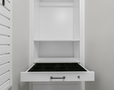 3725 Butler Street - Photo Thumbnail 24