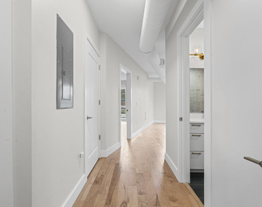 3725 Butler Street - Photo Thumbnail 5