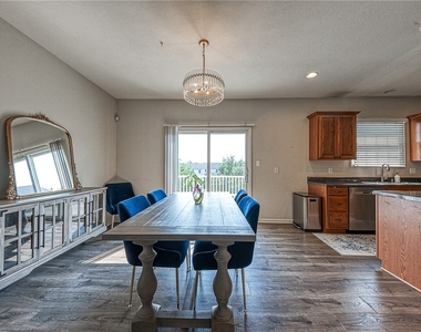 332 Marshall Heights Dr - Photo Thumbnail 4