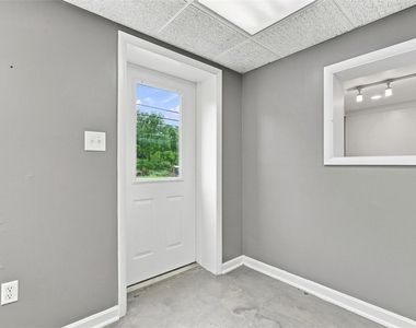 5761 Library Rd - Photo Thumbnail 7
