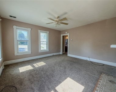 411 Cherry St - Photo Thumbnail 6