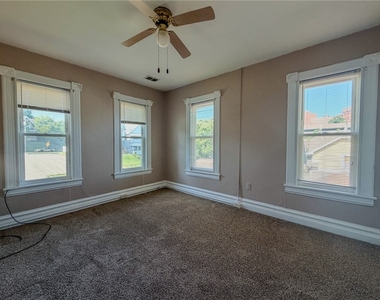 411 Cherry St - Photo Thumbnail 9