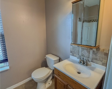 411 Cherry St - Photo Thumbnail 17