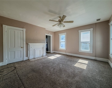 411 Cherry St - Photo Thumbnail 4