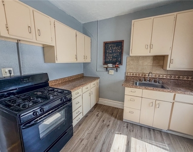 411 Cherry St - Photo Thumbnail 10