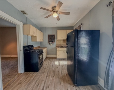 411 Cherry St - Photo Thumbnail 13