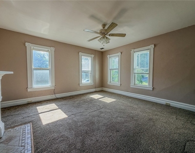 411 Cherry St - Photo Thumbnail 7