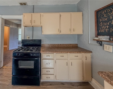 411 Cherry St - Photo Thumbnail 12