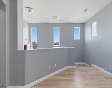 5446 Caprock Canyon Avenue - Photo Thumbnail 15