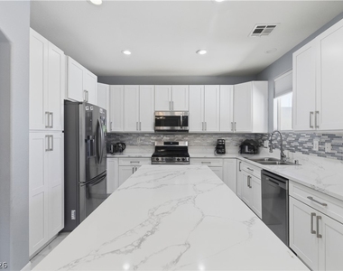5446 Caprock Canyon Avenue - Photo Thumbnail 7
