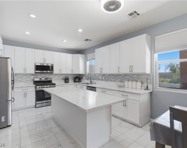 5446 Caprock Canyon Avenue - Photo Thumbnail 8