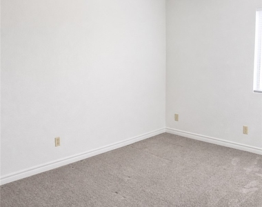 5163 Indian River Drive - Photo Thumbnail 5