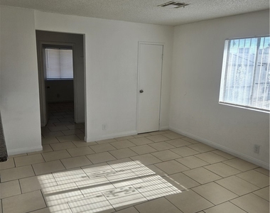 307 Eastminister Court - Photo Thumbnail 7