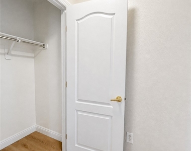 4837 Rose Window Court - Photo Thumbnail 9