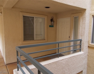 260 E Flamingo Road - Photo Thumbnail 2