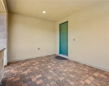 762 Spirit Lake Street - Photo Thumbnail 11