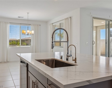 762 Spirit Lake Street - Photo Thumbnail 28
