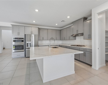 762 Spirit Lake Street - Photo Thumbnail 20
