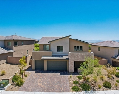 762 Spirit Lake Street - Photo Thumbnail 2