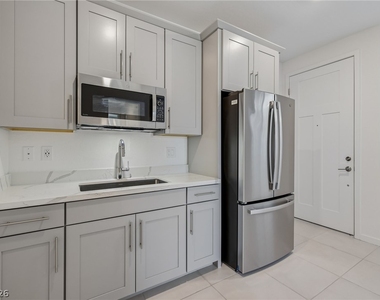 762 Spirit Lake Street - Photo Thumbnail 6