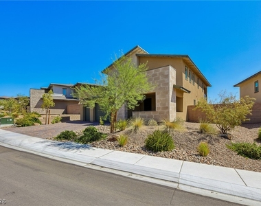 762 Spirit Lake Street - Photo Thumbnail 7