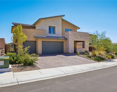 762 Spirit Lake Street - Photo Thumbnail 8
