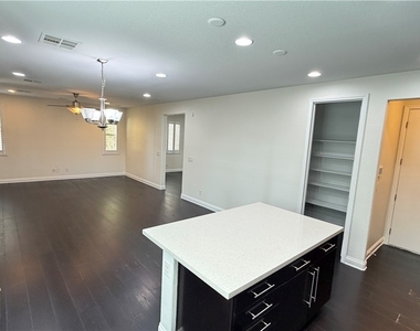 8118 Pinecrest Falls Street - Photo Thumbnail 5