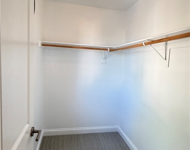 8118 Pinecrest Falls Street - Photo Thumbnail 10