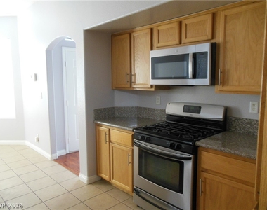 878 Scarlet Haze Avenue - Photo Thumbnail 4