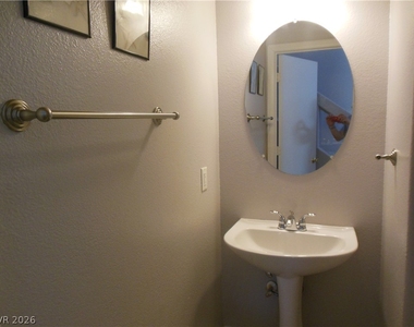 878 Scarlet Haze Avenue - Photo Thumbnail 11