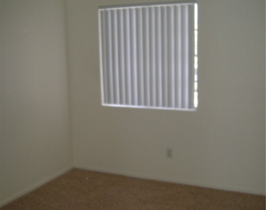 830 Padre Field Court - Photo Thumbnail 4