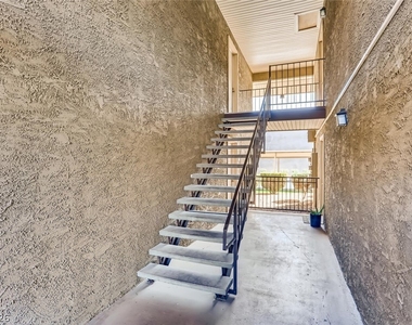 5229 Indian River Drive - Photo Thumbnail 3