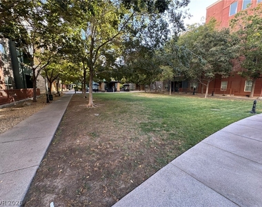 56 E Serene Avenue - Photo Thumbnail 21