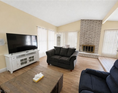 5388 Hibbetts Drive - Photo Thumbnail 4