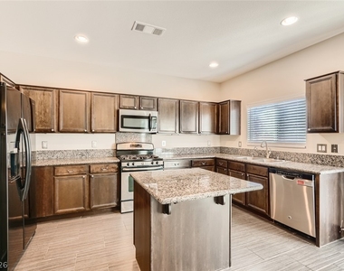 10601 Derby Peak Lane - Photo Thumbnail 4