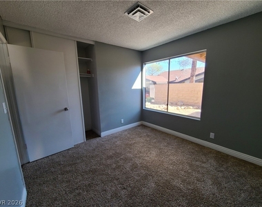 6751 Ledgewood Drive - Photo Thumbnail 13