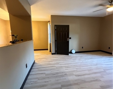 8000 W Badura Avenue - Photo Thumbnail 2