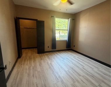 8000 W Badura Avenue - Photo Thumbnail 21