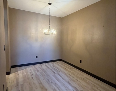 8000 W Badura Avenue - Photo Thumbnail 17