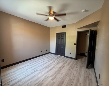 8000 W Badura Avenue - Photo Thumbnail 23