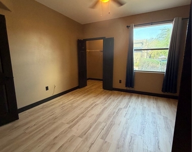 8000 W Badura Avenue - Photo Thumbnail 12